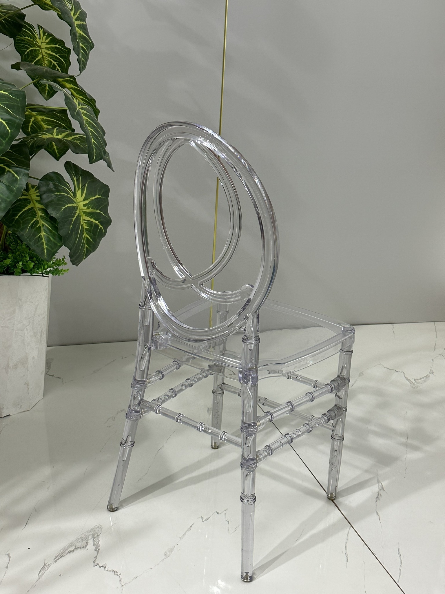 Ghế Nhựa Trong Suốt Oval thuộc danh mục ghế sự kiện 2