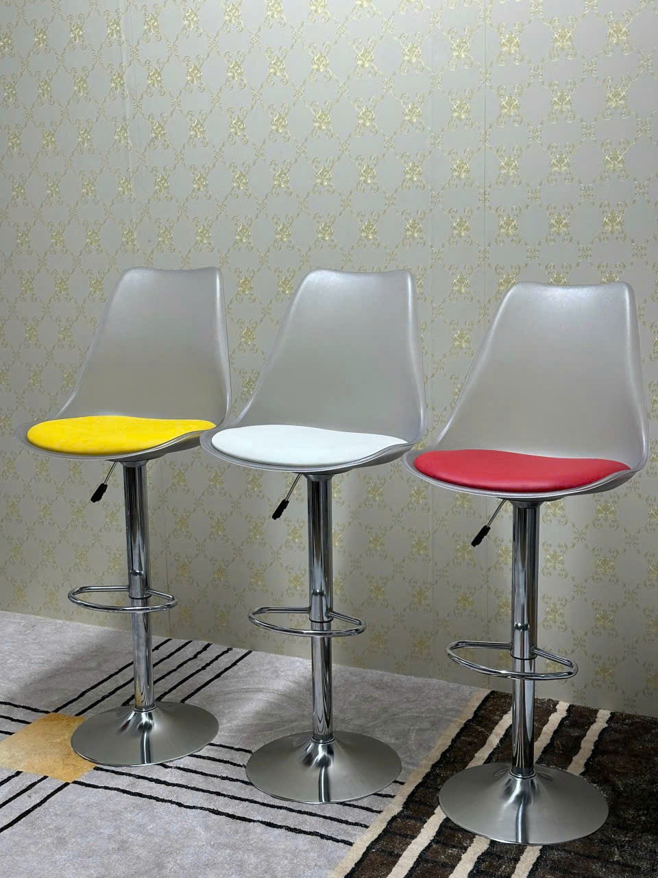 Ghế Bar Mặt Đệm Trong thuộc danh mục Ghế Bar của Nội Thất OSCAR 2