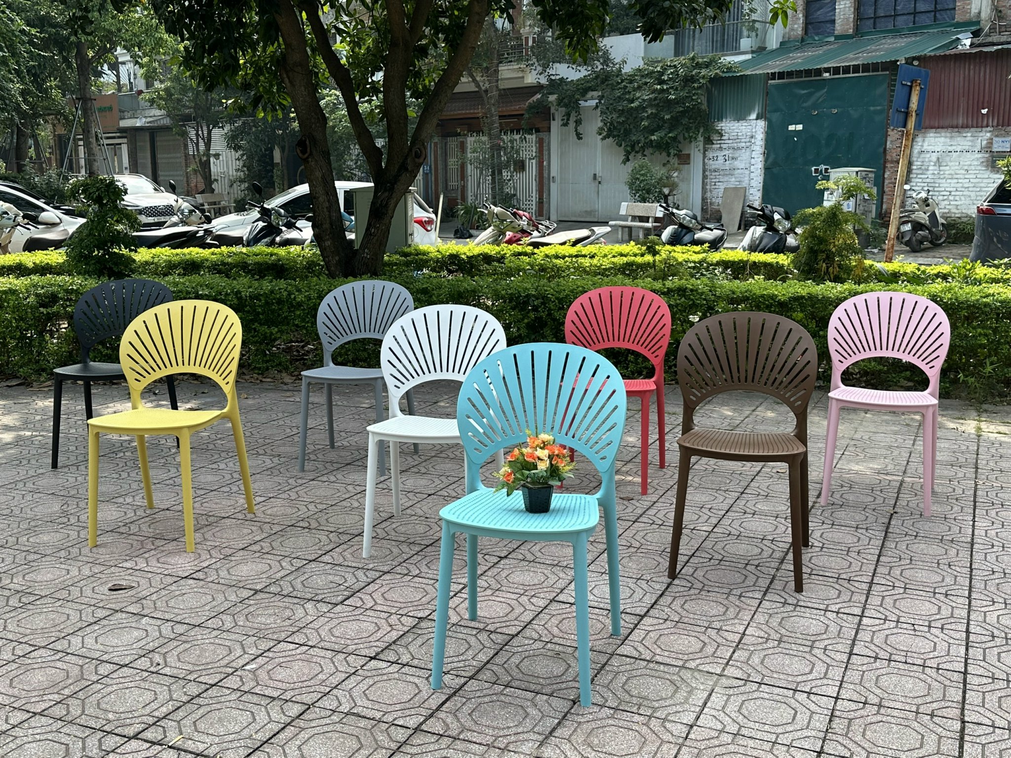 Ghế nhựa đúc lưng cánh hoa 2