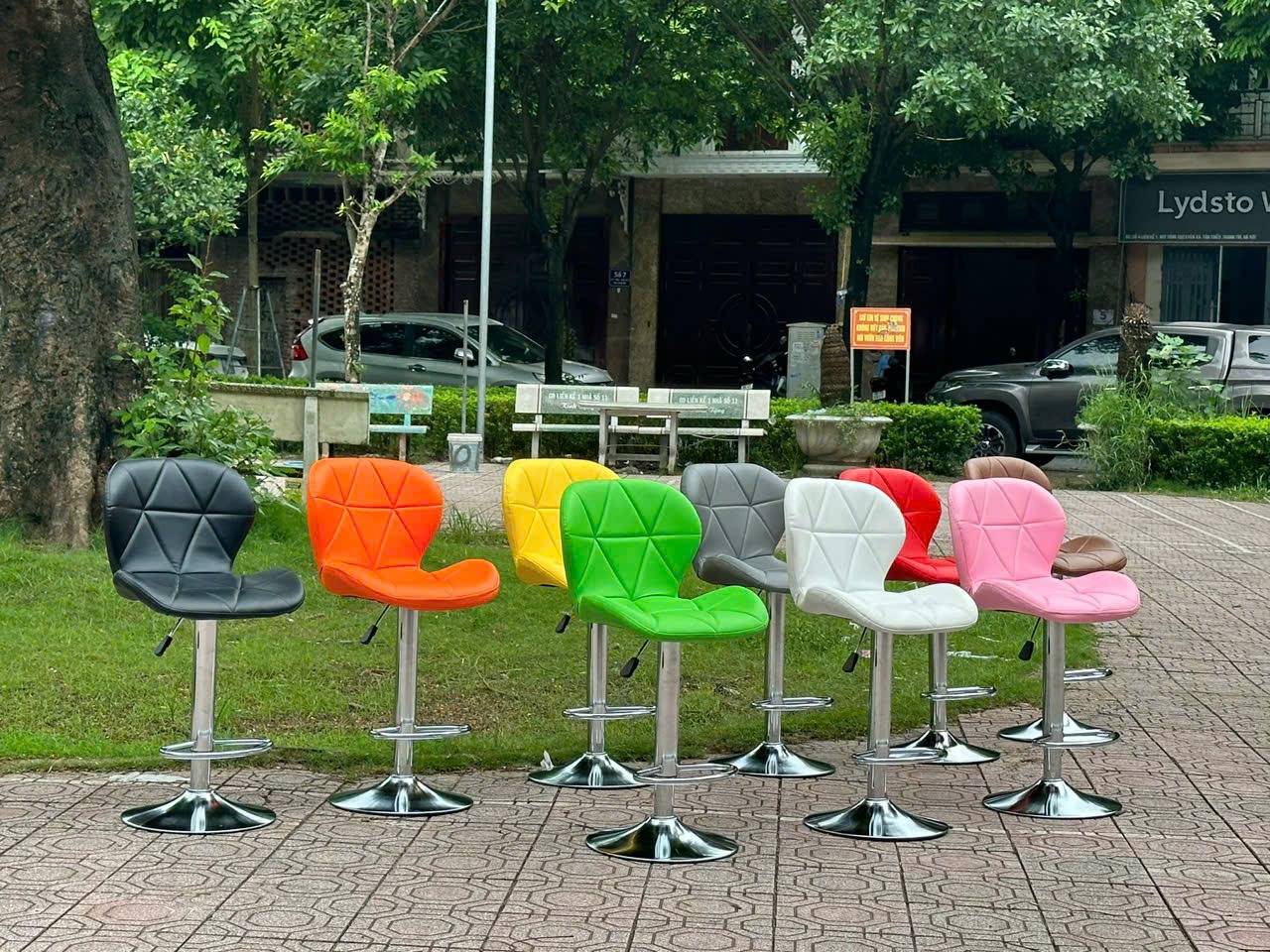 Ghế Bar Tam Giác thuộc danh mục Ghế Bar của Nội Thất OSCAR 3