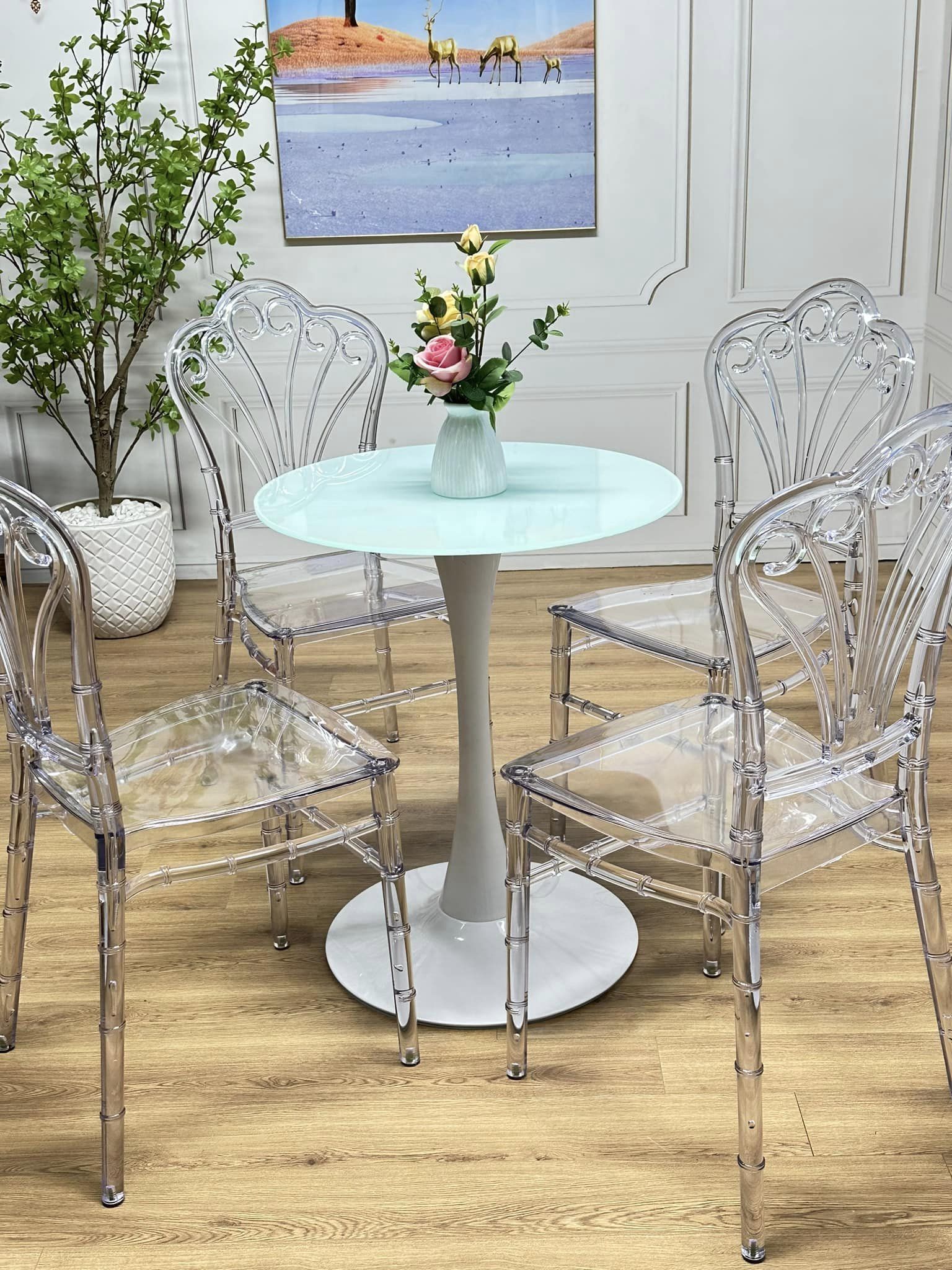 Ghế Nhựa Trong Suốt Queen Vương Miện thuộc danh mục ghế sự kiện